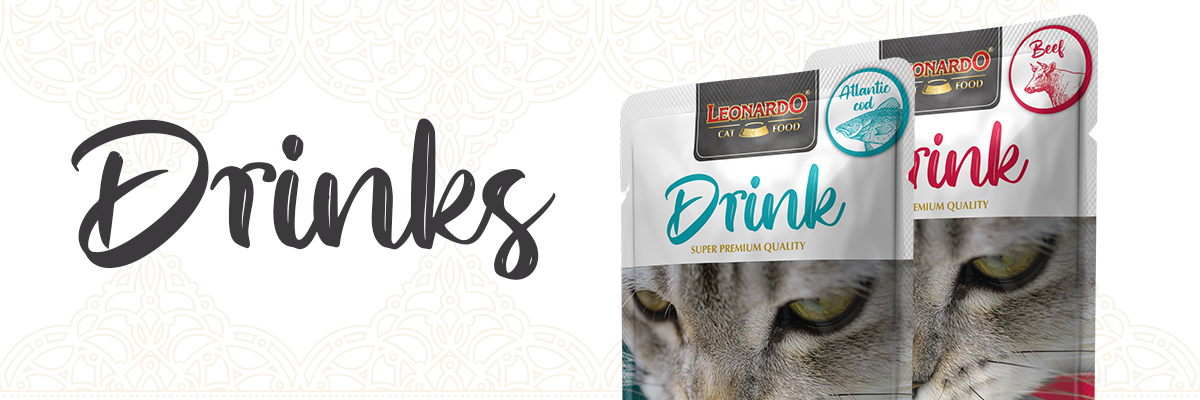 Kategorie Header Drinks Desktop Schwarzer Text auf weißem Hintergrund „Drinks" Rechts sind zwei Produktverpackungen von LEONARDO Katzendrinks zu sehen. Die Sorten sind „Atlantic Cod“ und „Beef“.
