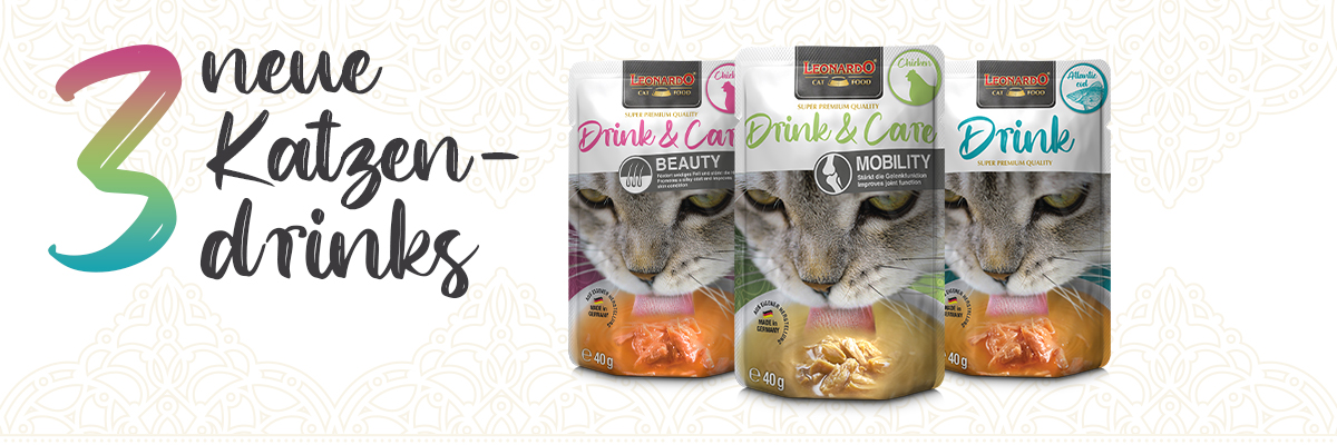 Header Neuheit Katzendrinks Desktop Schwarzer Text auf weißem Hintergrund "3 neue Katzendrinks". Rechts daneben sind drei neue Produkte zu sehen. 1. Drink and Care Beauty 2. Drink and Care Mobility 3. Drink Atlantic Cod.