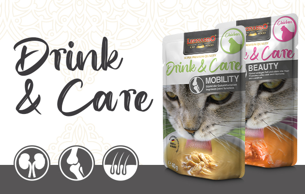 Schwarzer Text auf weißem Hintergrund „Drink and Care“. Rechts sind zwei Produktverpackungen von LEONARDO Katzendrinks zu sehen. Die Sorten sind „Drink & Care Mobility“ und „Drink & Care Beauty“.