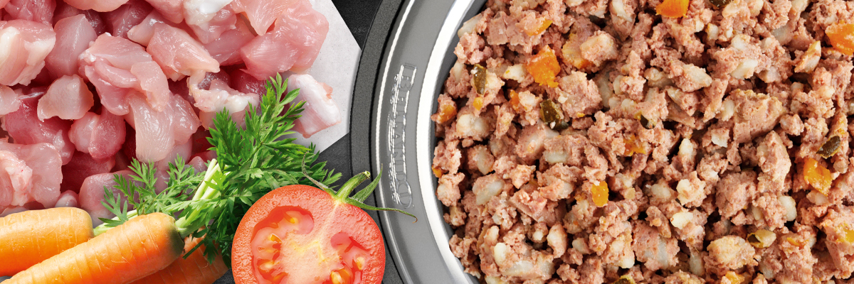 Verarbeitung des Fleisches zum Nassfutter Verarbeitung des Fleisches zum Nassfutter